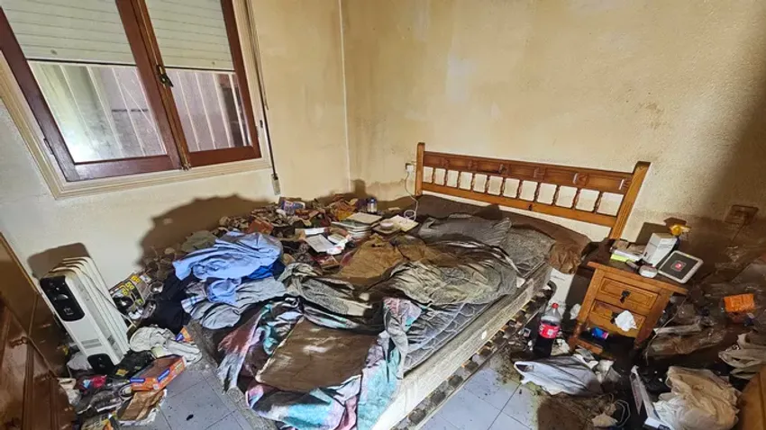 30 éves, koszos párna, rohadt hús: kosztengerből menekült meg a nyugdíjas