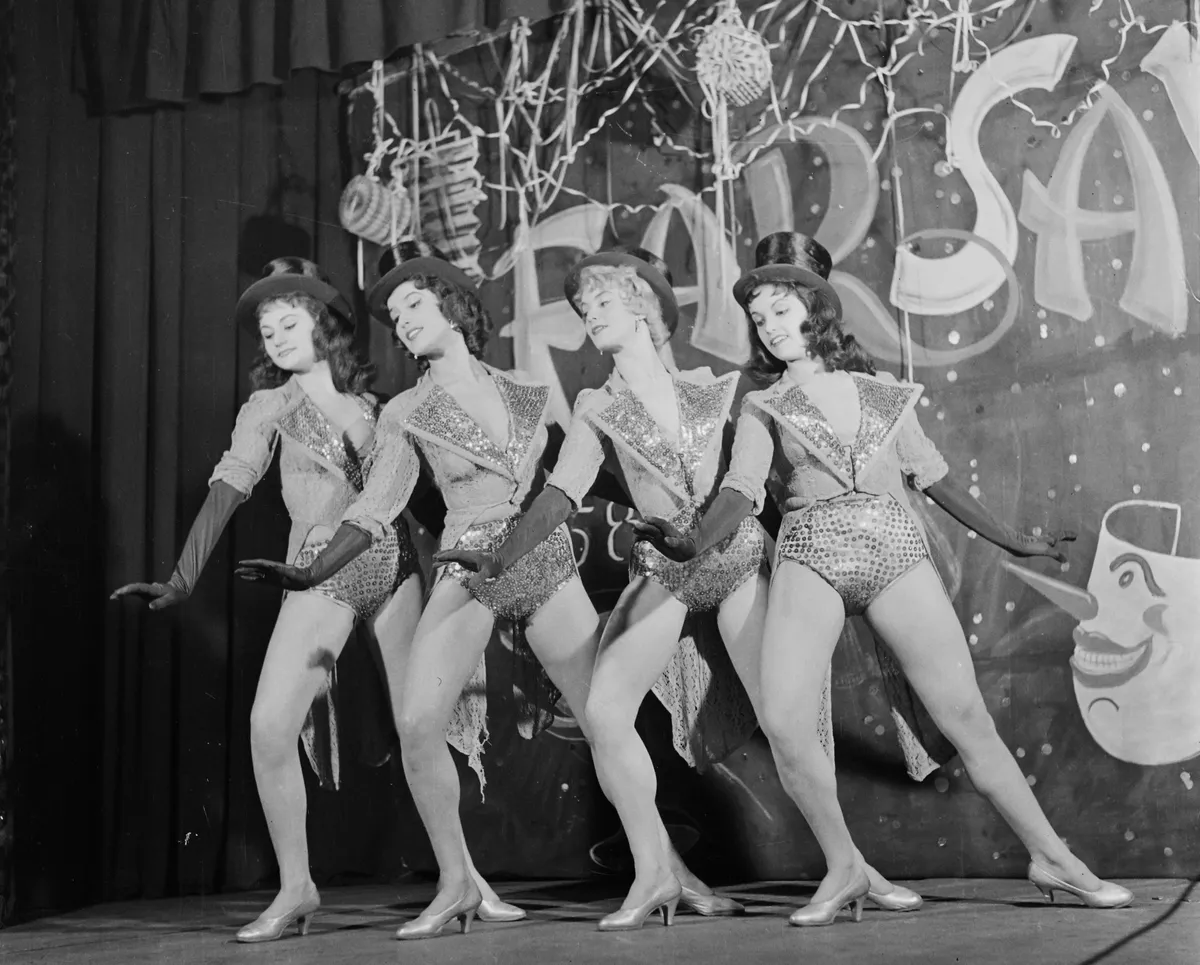  a Budapest Kávéház (Moulin Rouge) 1958-as előadásának próbája.