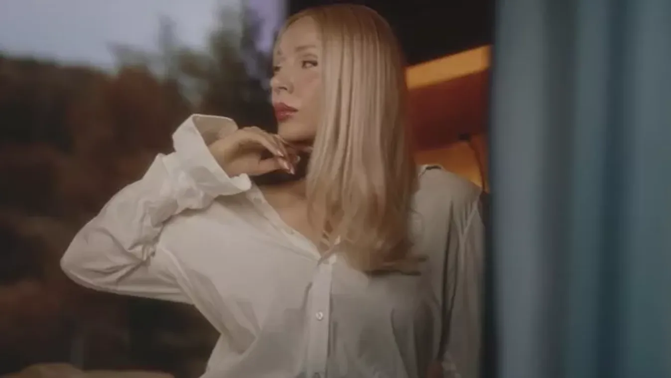 Kifogott a manuális váltó Miss Moodon, majdnem balesetet okozott