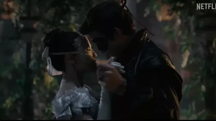 Bridgerton családtagnak követelték Taylor Swiftet a rajongók