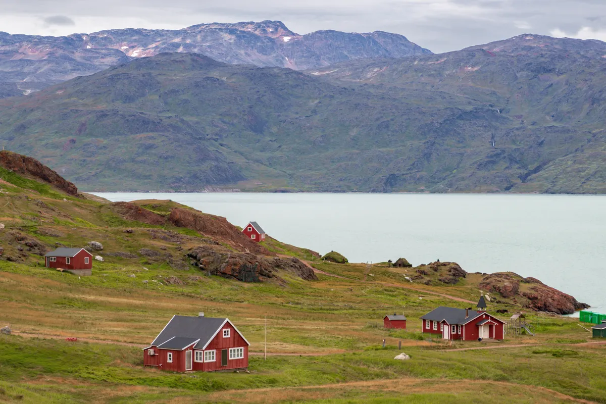 A történelmi örökségéről nevezetes Qassiarsuk, Dél-Grönland egyik legizgalmasabb vidéke, amely izgalmas túrázási lehetőségeket is kínál. 