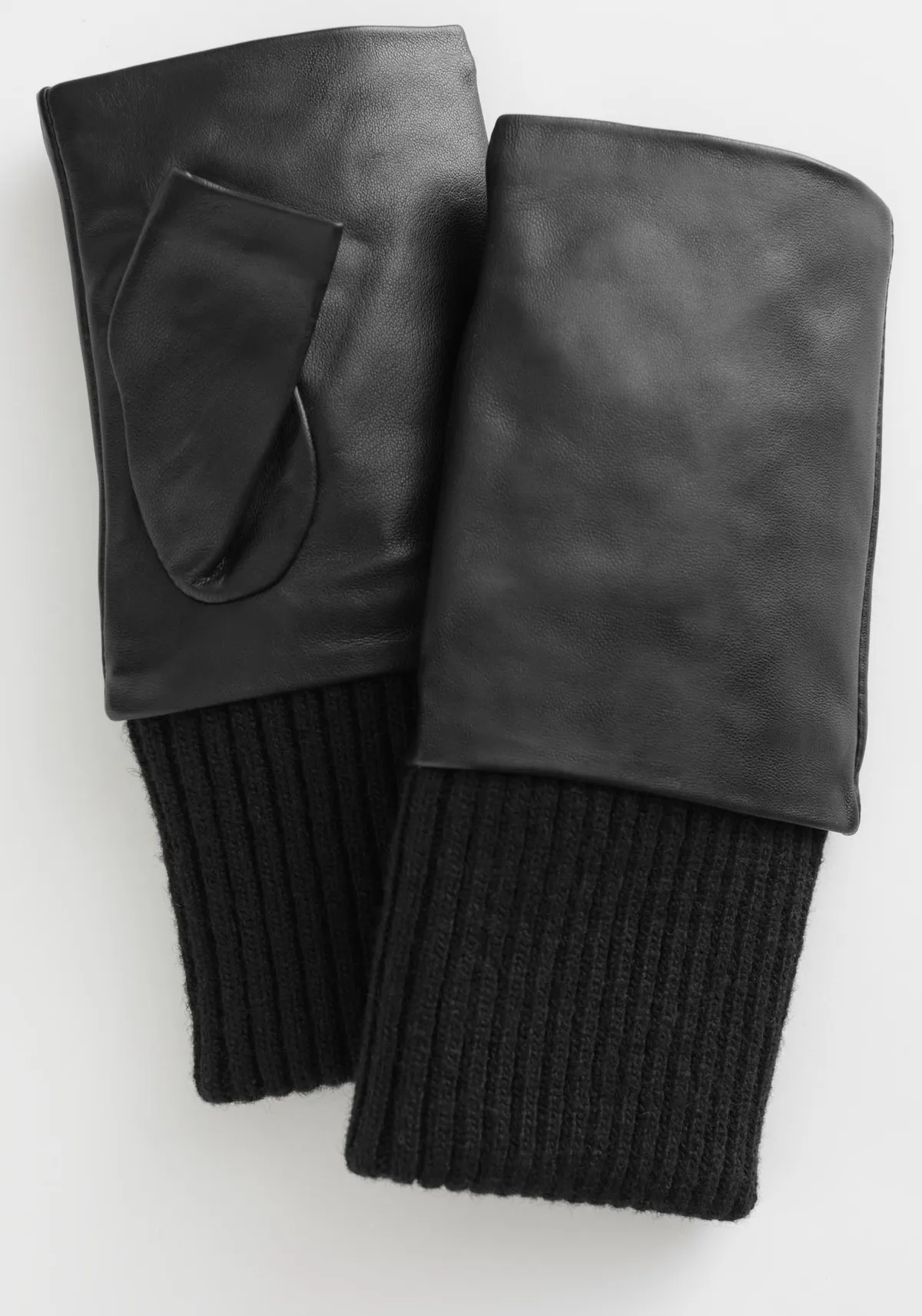 Téli kiegészítő: ujjatlan kesztyű.