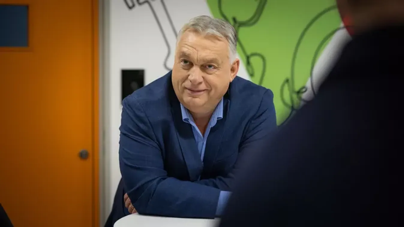 Orbán Viktor mindenkit megnyugtatott: Senki sem marad tűzifa nélkül