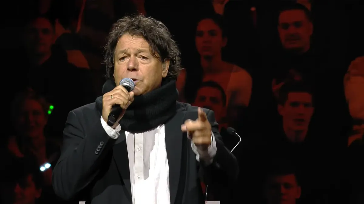 Hevesi Tamás hatalmas sikert aratott a hatvani Háborúellenes Gyűlésen