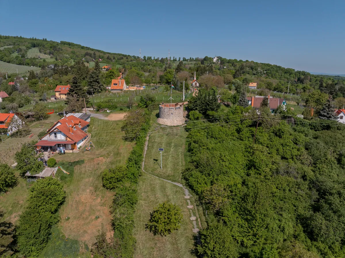 Szulejmán-kilátó a kőszegi Szultán-dombon.