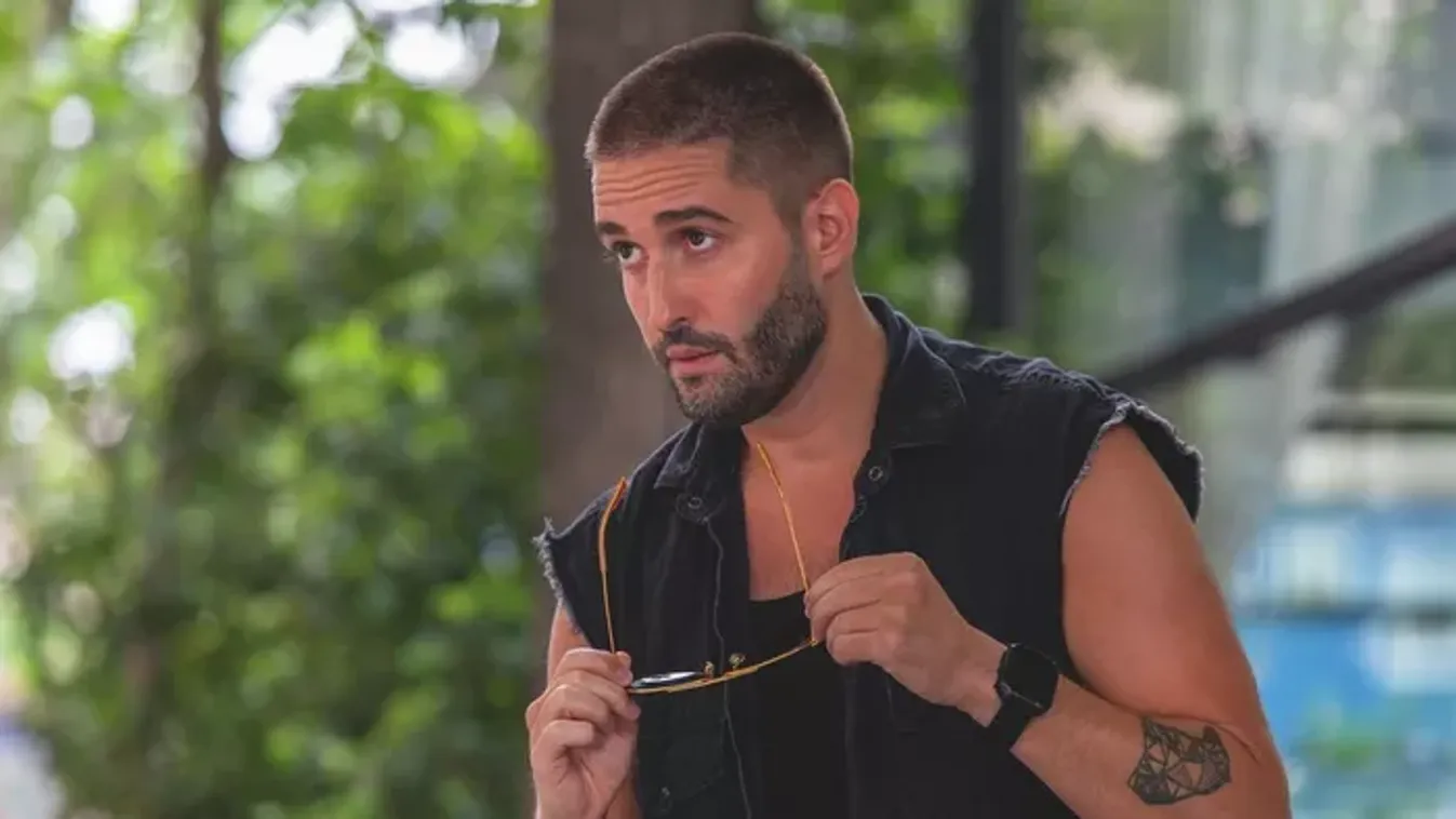 "Nem minden igaz, amit itt látunk" - átverte rajongóit Király Viktor