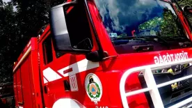 Feszítővágóval kellett kiszabadítani a sofőrt, óriási balesettel indult a reggel