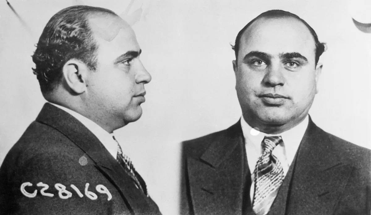 A gengszterkirály Al Capone a Valentin-napi mészárlás után.