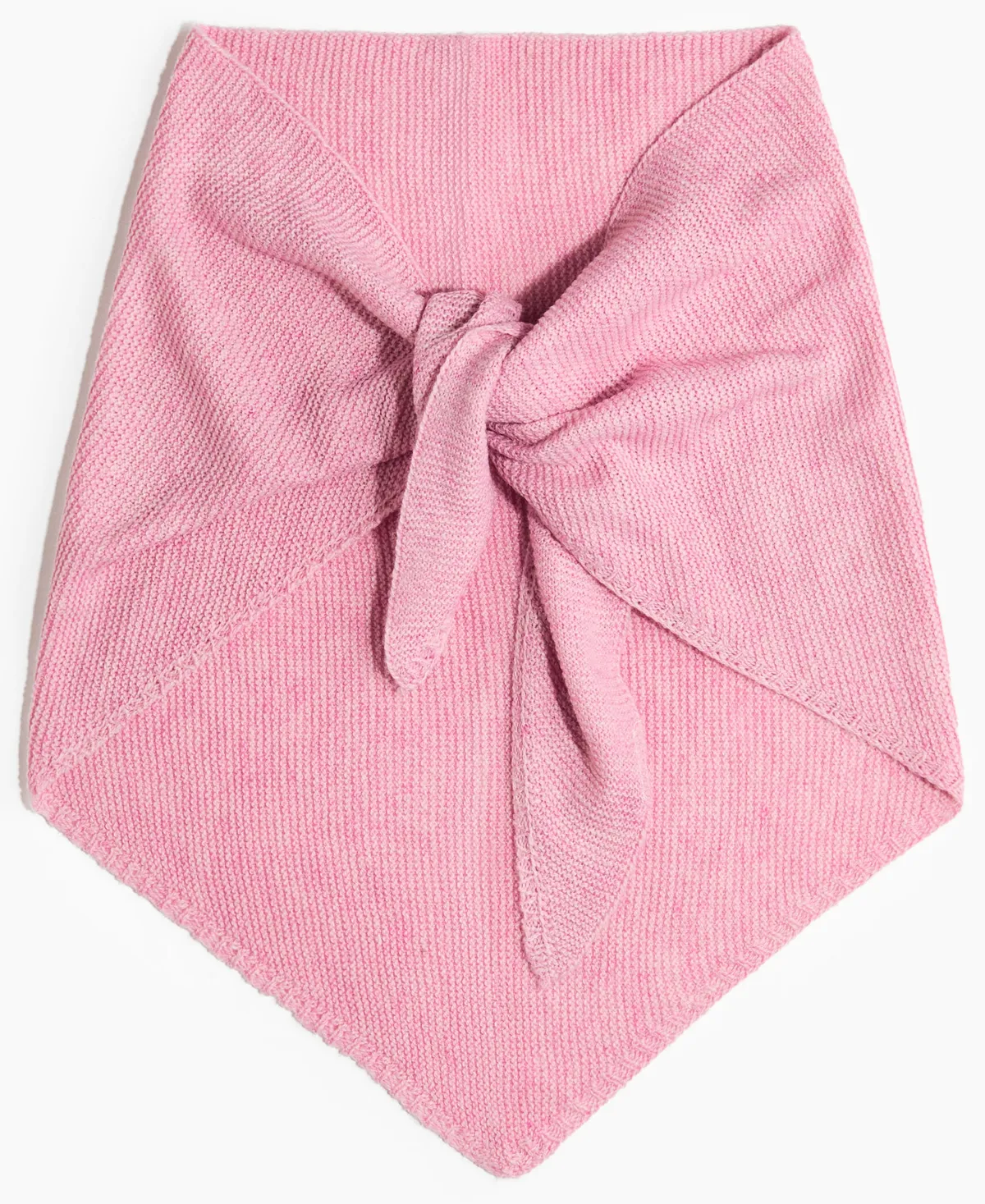 Téli kiegészítő: rózsaszín kendő.