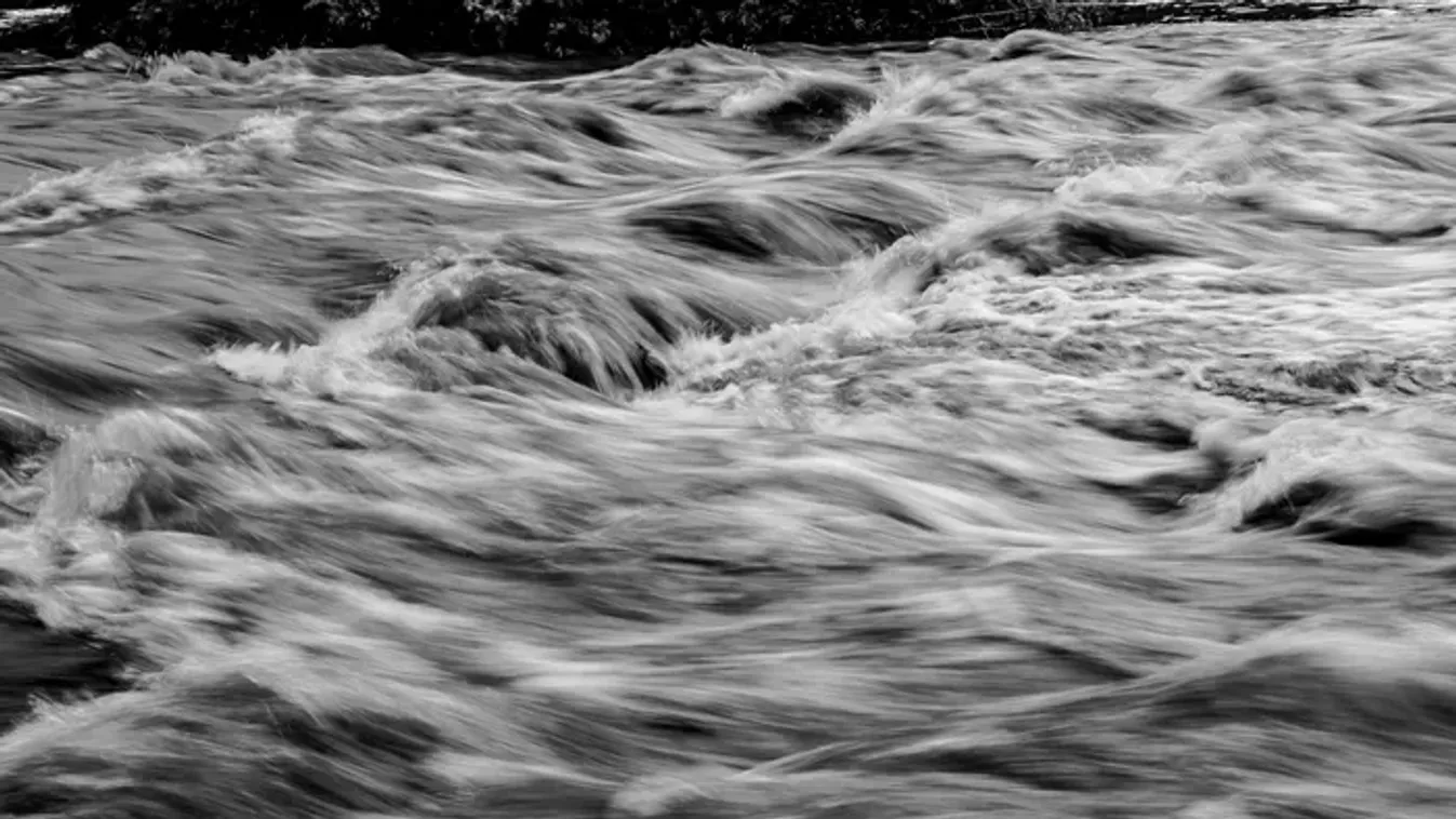 Mindent elöntött az árvíz: több mint 100 áldozata van a tragédiának