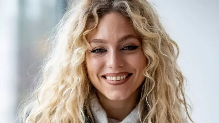 Gyászol Szőcs Reni, szörnyű veszteség érte az énekesnőt