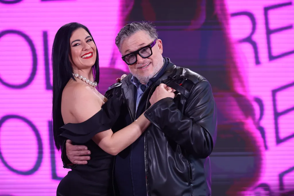 Galambos Lajos a trombita helyett mikrofont ragad, Stana Alexandra pedig a tánccipőt cseréli le (Fotó: Bors)