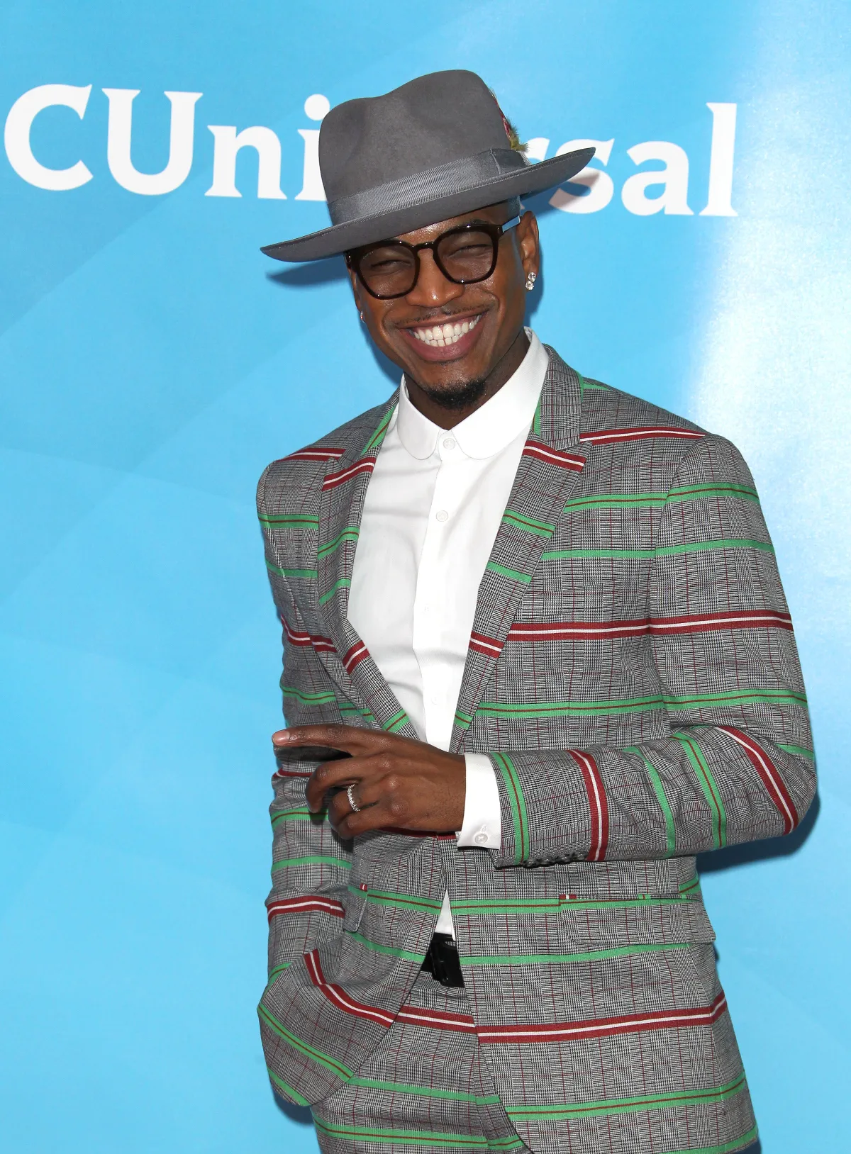 Ne-Yo nem engedi, hogy a barátnői más férfiakkal randizzanak