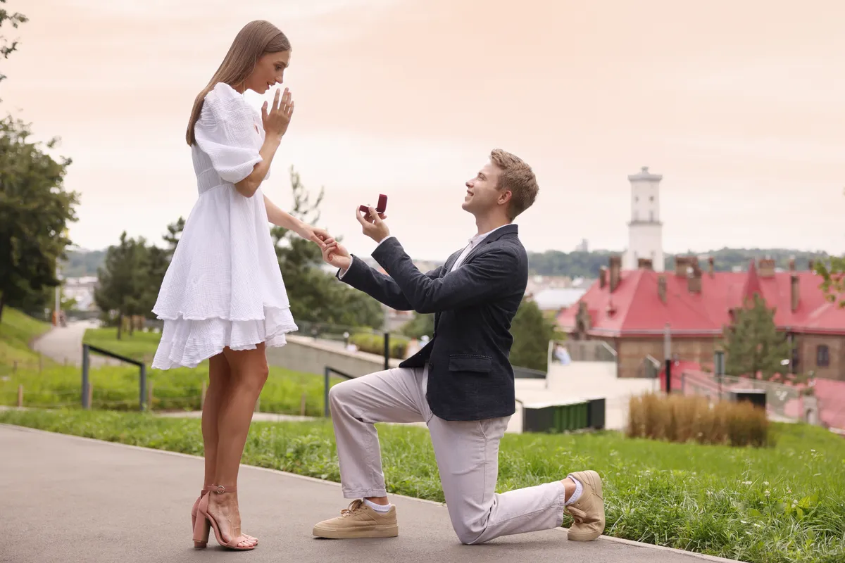 Épp lánykérés zajlik.