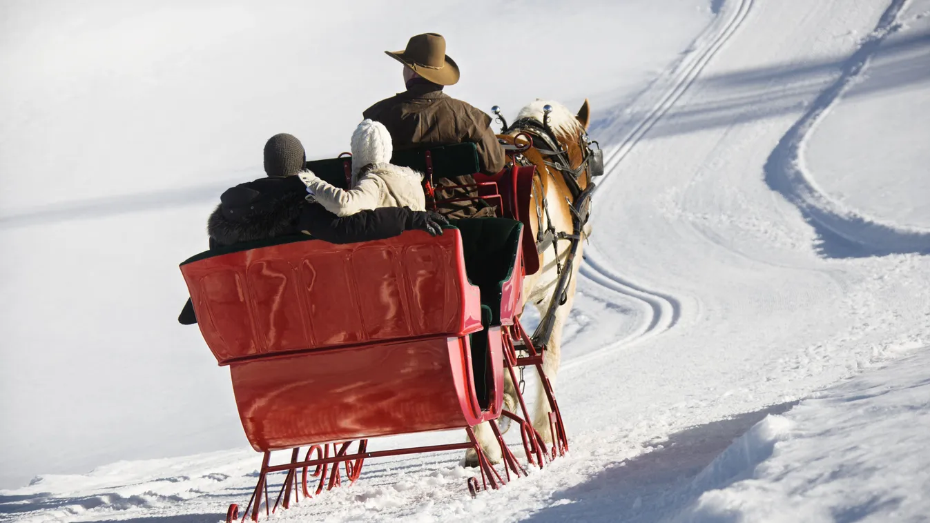 Lovasszánozás a legszebb havas úti célok egyikén