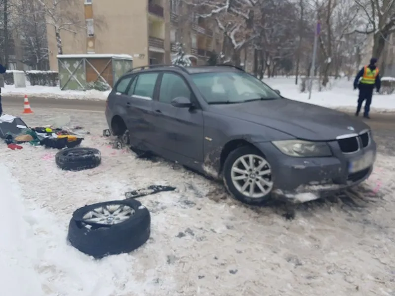 Kábítószer hatása alatt okozott balesetet a lopott autóval a férfi. 