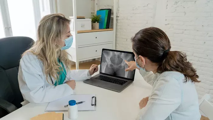 Sokszor túl későn derül ki: ezért veszélyes a petefészekrák