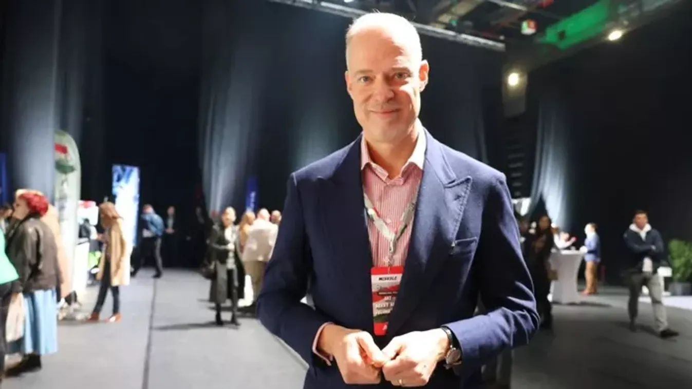 Szalay-Bobrovniczky Kristóf: A kormány minden megtesz , hogy ne sodródjon bele Magyarország a háborúba