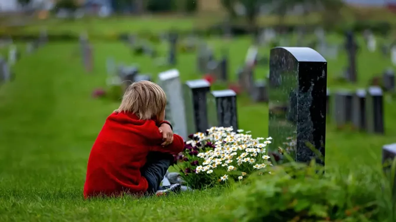 Hogyan mondjuk el egy kisgyereknek, hogy meghalt az édesanyja? – A pszichológus válaszol
