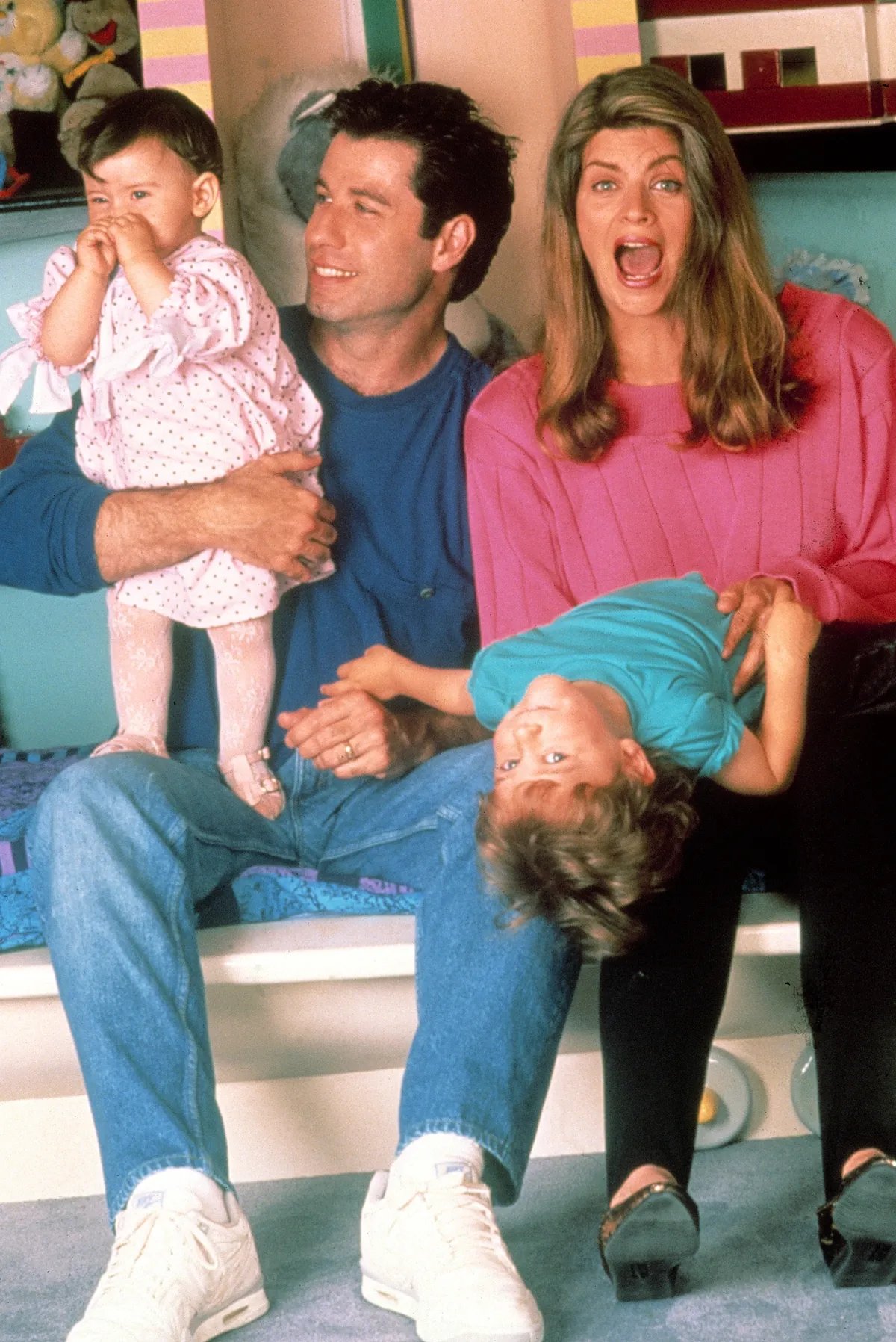 John Travolta és Kirstie Alley a Nicsak, ki beszél! forgatásán.