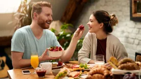 Tényleg hizlal a szerelem? Most kiderül, miért szaladnak fel a pluszkilók egy kapcsolatban