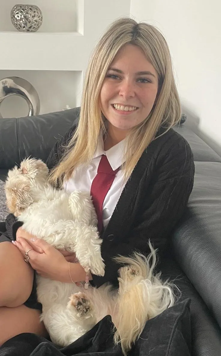 Isla Sneddont túl fiatalnak ítélték a rákvizsgálathoz