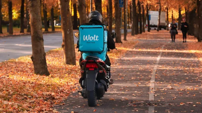 Futárkáosz: tényleg összeomlott az ételkiszállítás?
