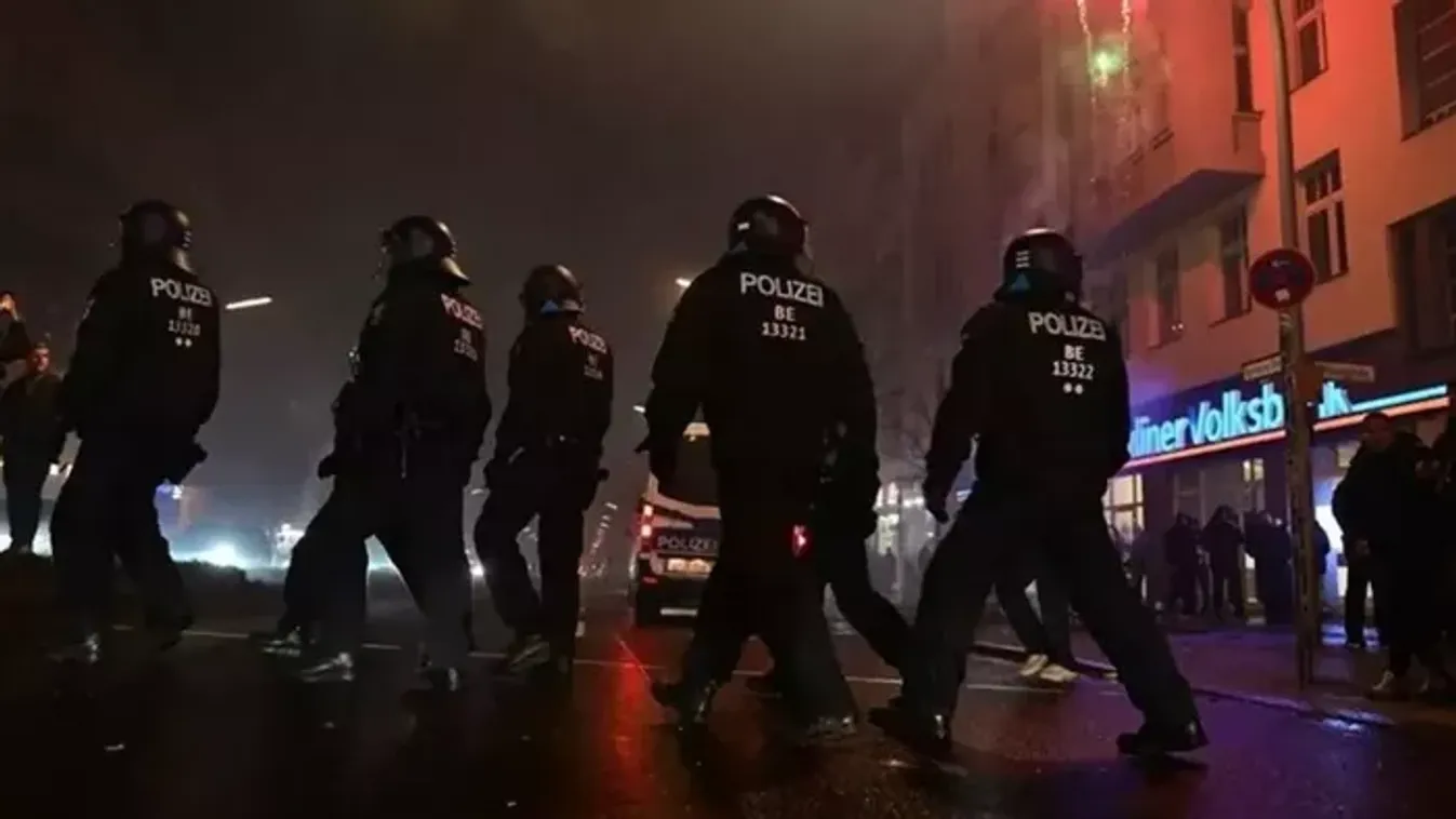 Orbán Balázs: A szilveszteri migránserőszakból mi nem kérünk