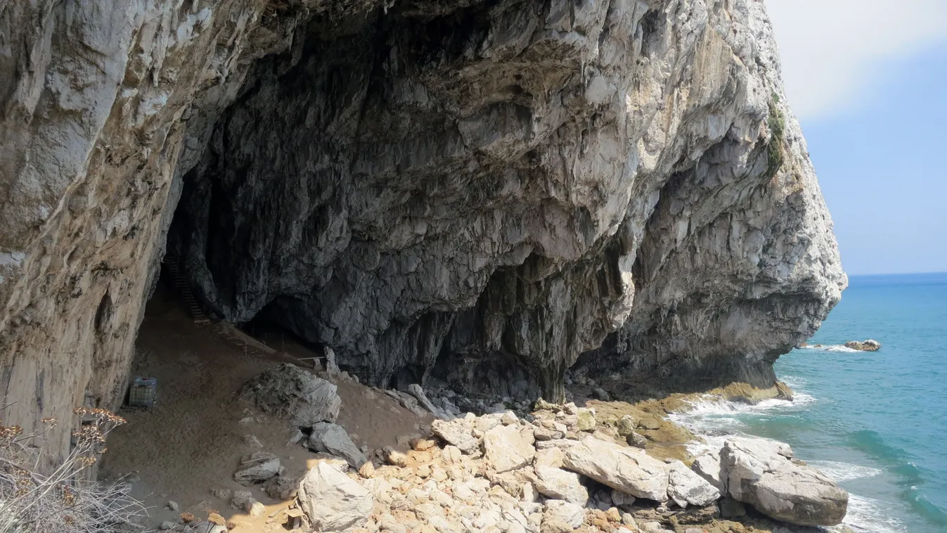 Ledöbbentek, mit találtak: 40 ezer éve lezárt barlangot nyitottak fel