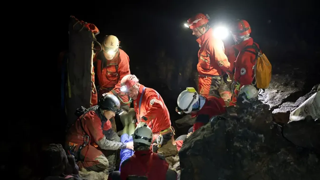 Borzasztó vonatbaleset történt: kisiklott, majd egy másik szerelvénynek csapódott egy gyorsvonat