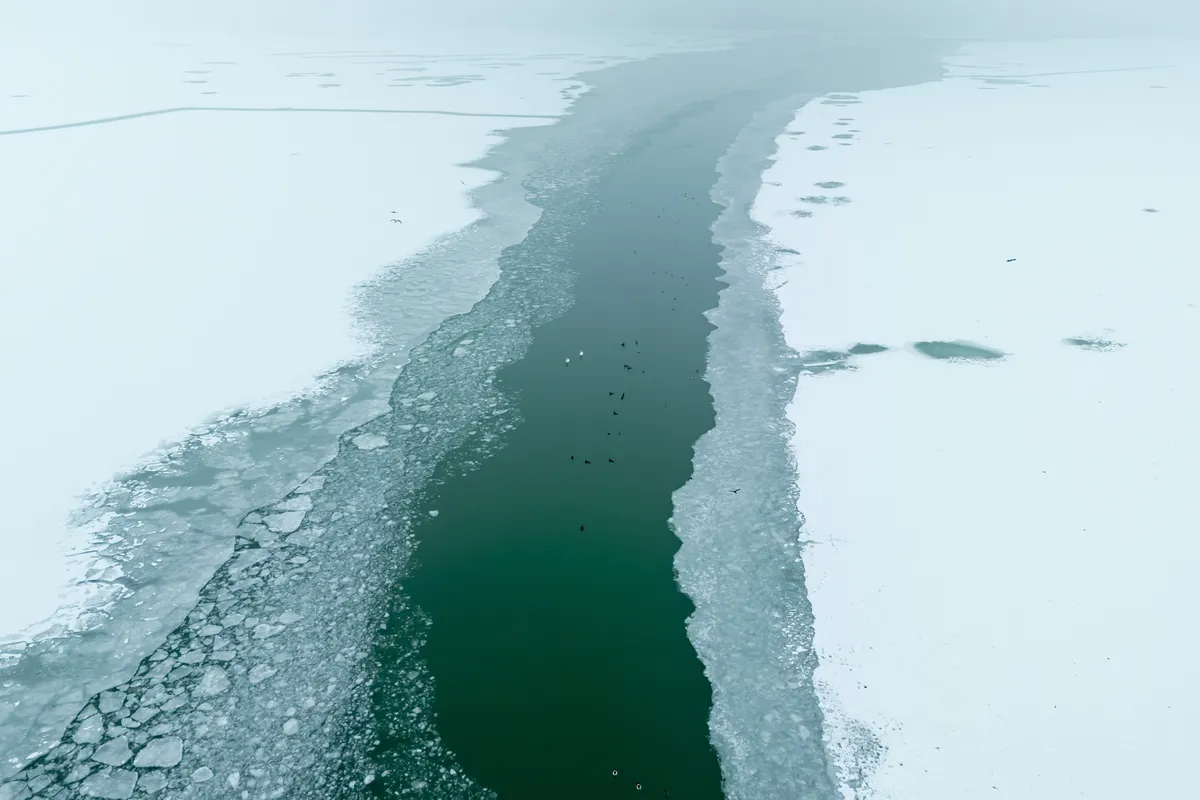 Ezt kell és tilos tenni ha beszakad alattunk a jég 