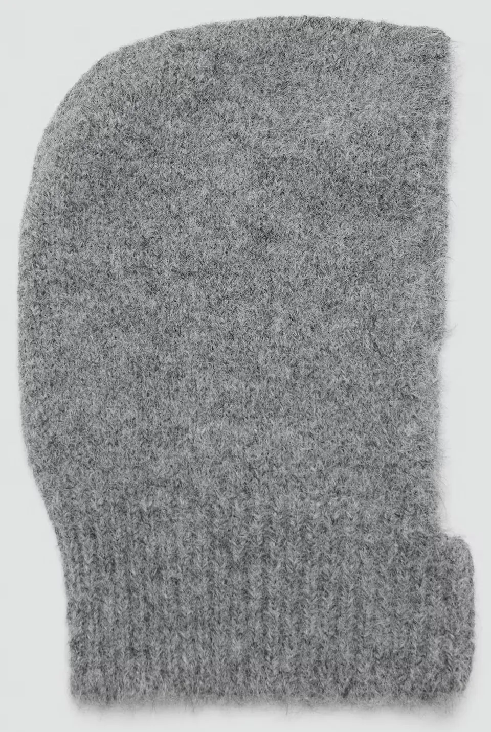 Téli kiegészítő: kötött balaklava.