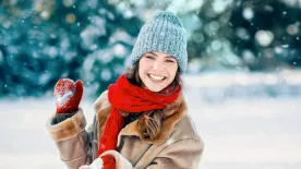 A téli divat nélkülözhetetlen kiegészítői: sapka, sál, kesztyű, 40 felett is stílusosan