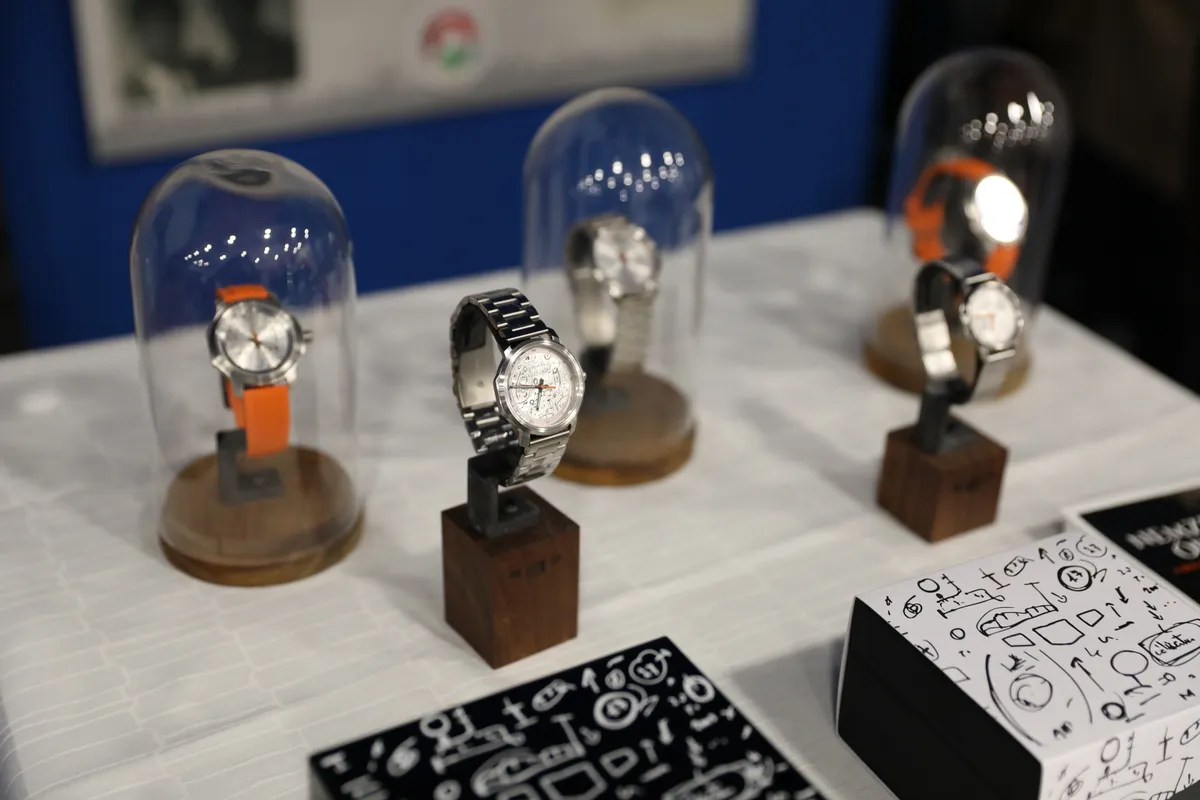 Orbán Vikor ikonikussá vált rajzai díszítik a Nemzet Óra számlapját