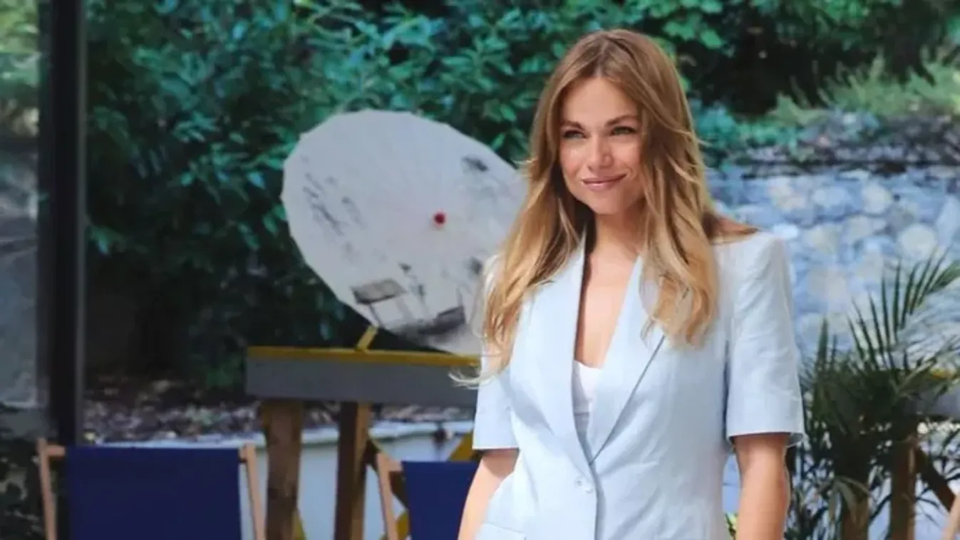 „Micsoda év volt…” – Cserpes Laura is felült a nosztalgiavonatra, Margot Robbie-ról is beszámolt