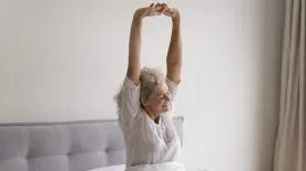 Ízületkímélő torna az ágyban – így mozgasd át magad reggel