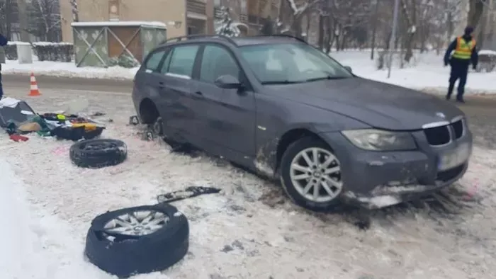 Lopott autóval okozott közlekedési balesetet egy férfi