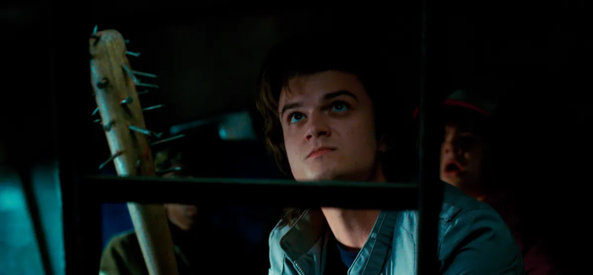 Joe Keery Steve Harrington szerepében a Stranger Things negyedik évadában.