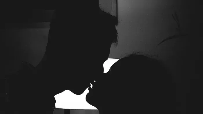 "Részegen lefeküdtem a barátnőm anyjával: most bejelentette, hogy terhes"