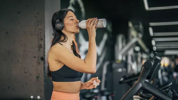 Ilyen szerepe van az edzés előtti italporoknak