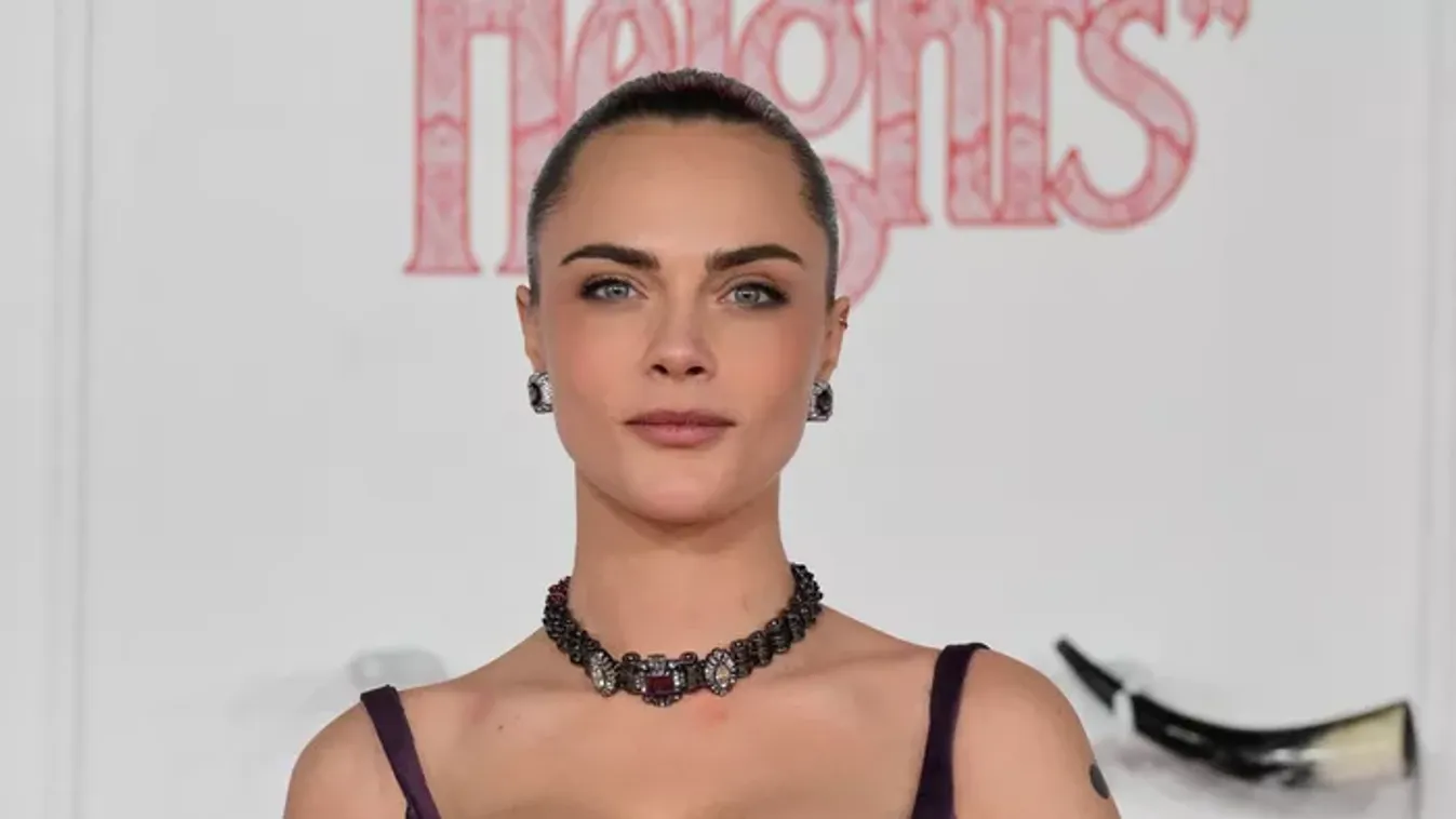 Cara Delevingne dögös fűzőben mutatta meg magát