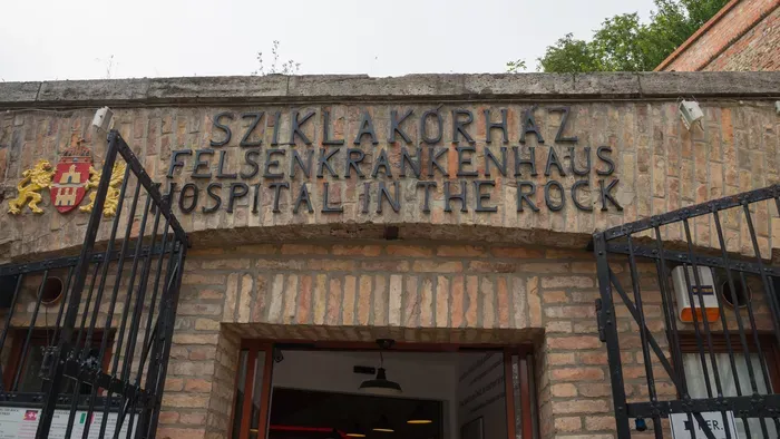 Élet a föld alatt: titkos katonai bunkerek