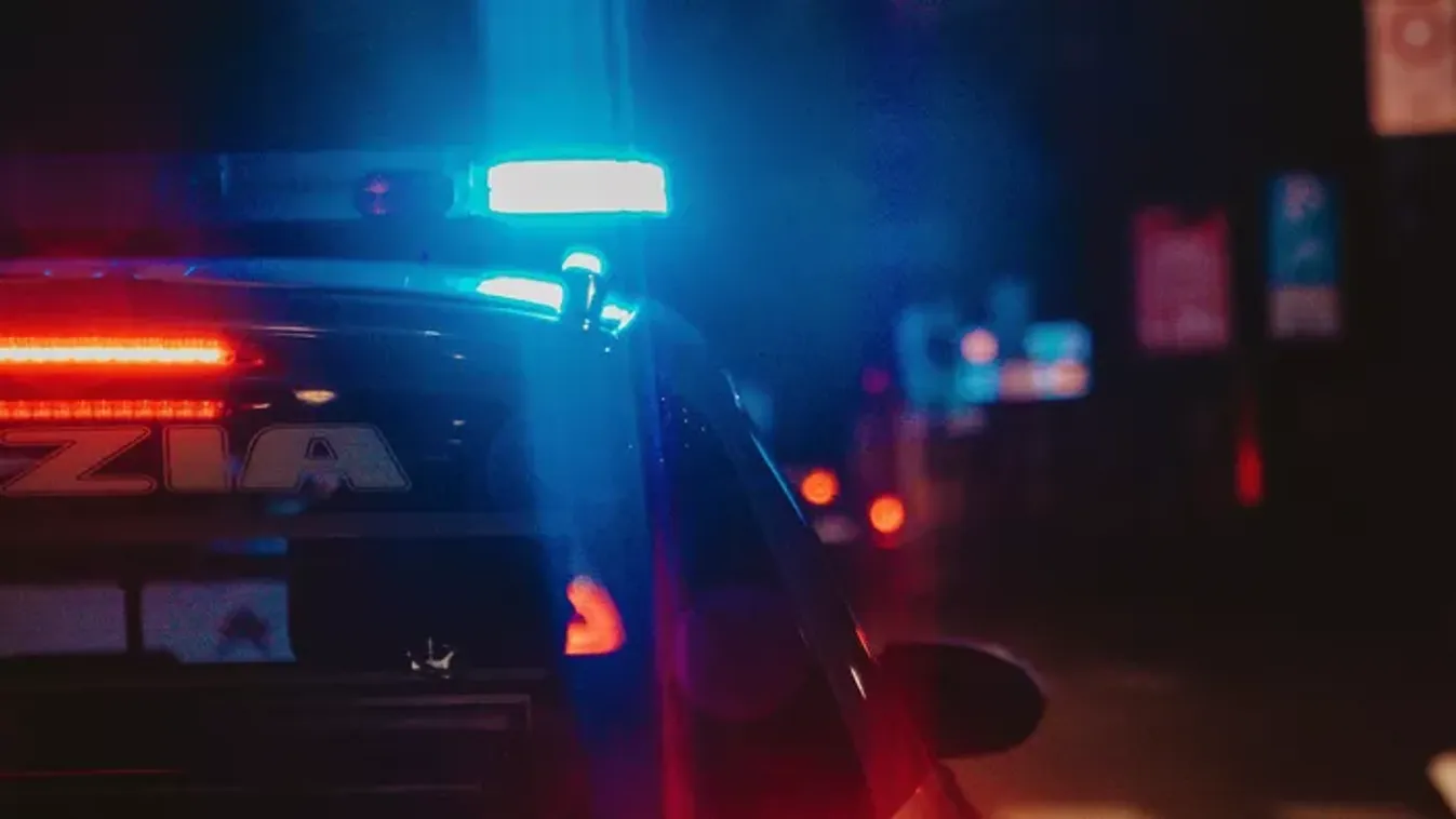 Rohantak a tűzoltók és a mentők! Várból zuhant le egy férfi