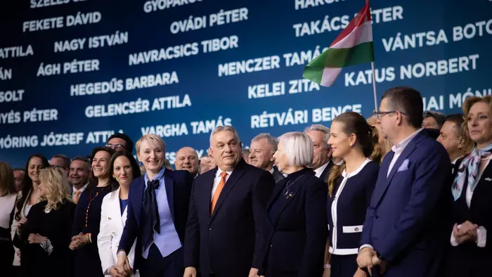 Az új csapat: egy képen a Fidesz 106 képviselőjelöltje