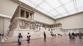 Pergamon-oltár: elképesztően izgalmas, digitális időutazás nyílik Berlin világhírű műemlékéhez