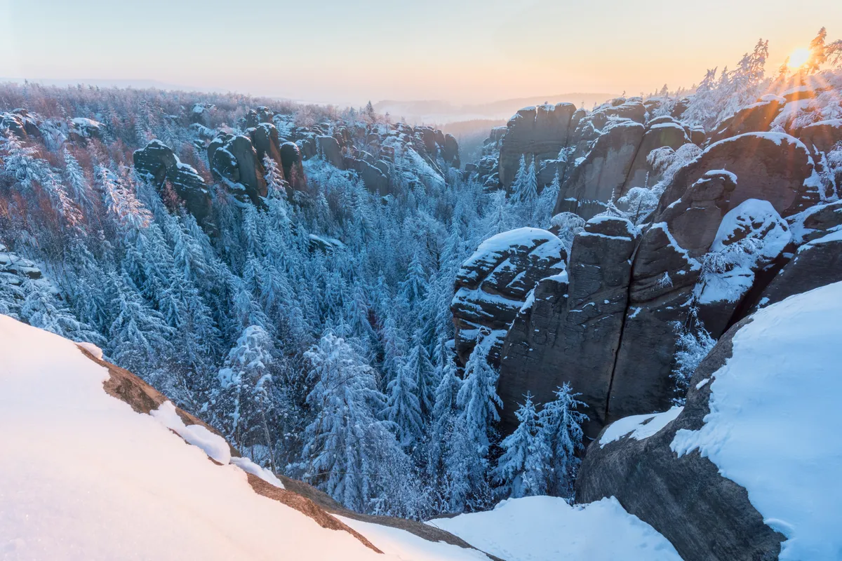 Az adršpachi sziklaváros sziklái Csehországban.