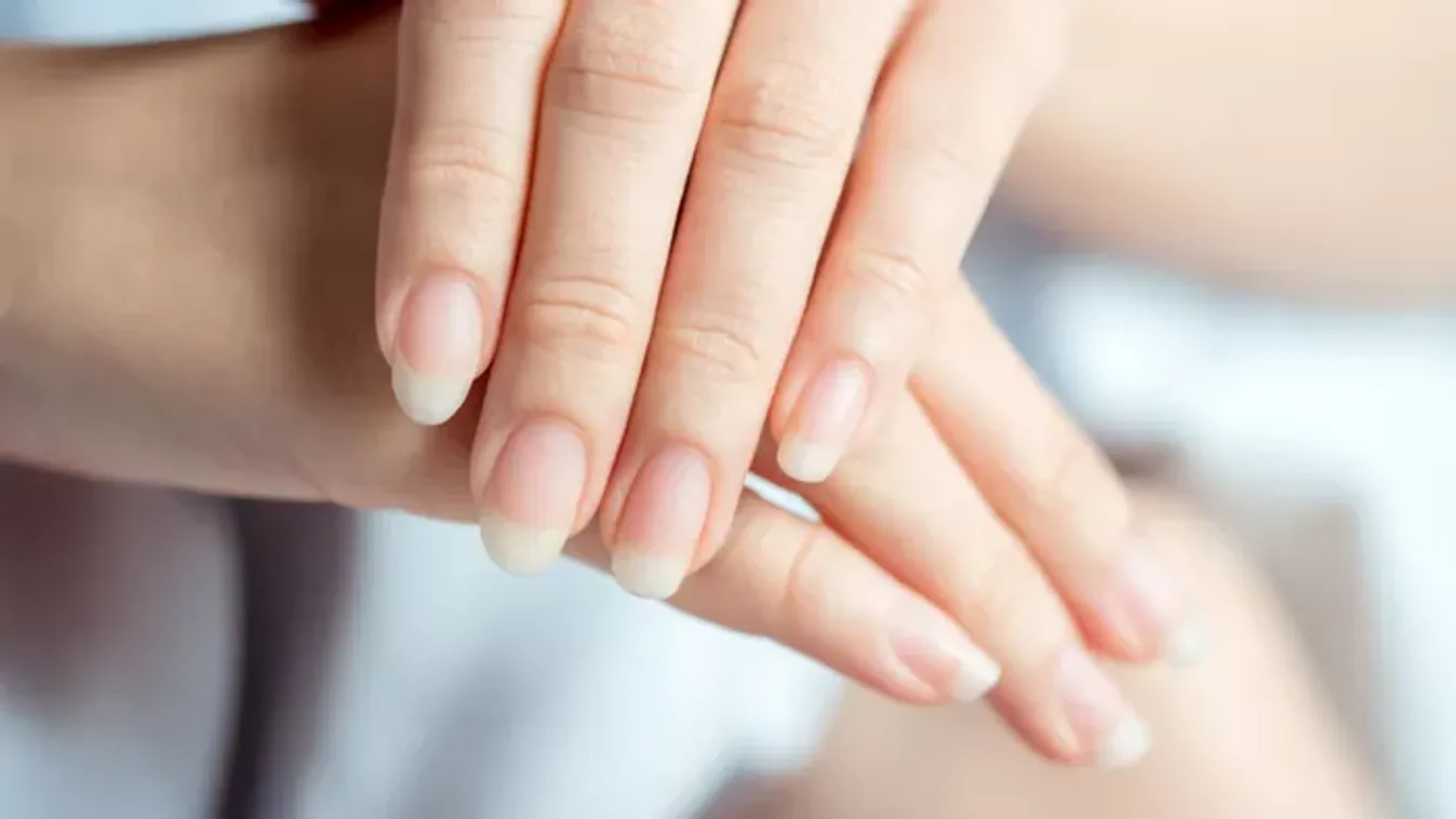 Többé nem kell műkörmöshöz járnod, így lesznek hosszú, erős körmeid