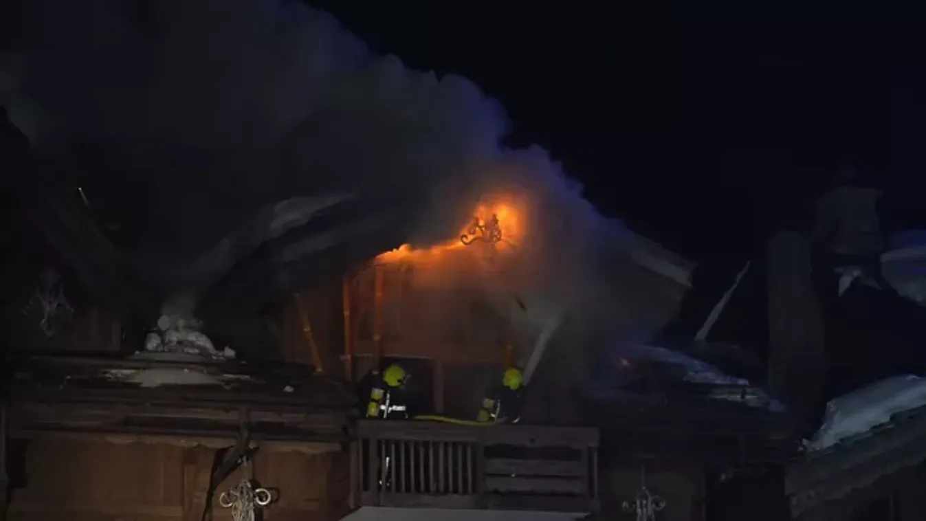 Lángokban az ötcsillagos síközpont, több mint 100 tűzoltó a helyszínen