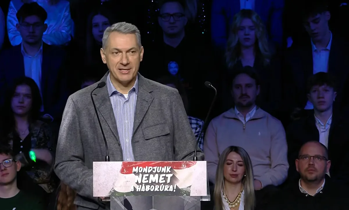 Lázár János a Háborúellenes Gyűlésen