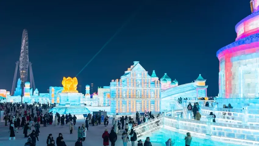 Hó- és jégszobrok: művészet a fagy birodalmában